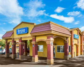  Rodeway Inn & Suites  Корона